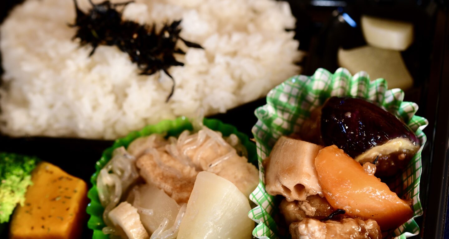 鶏肉の黒酢炒め